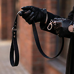 Фото 2: Поводок чёрный кожаный 70 см