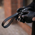 Фото 3: Поводок чёрный кожаный 70 см