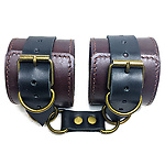 Фото 6: Наручники кожаные коричневые с карабином